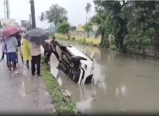 நாகர்கோவில் அருகே சொகுசு கார் கால்வாயில் விழுந்து விபத்து.