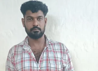 குமரி: கேரளாவுக்கு எம் சாண்ட் கடத்தியவர் லாரியுடன் கைது