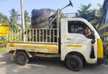 நித்திரவிளை: கால்வாயில் கழிவு மனித கழிவு கொட்ட வந்த வாகனம்