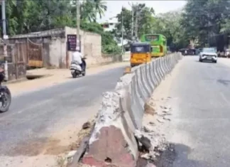 நாகர்கோவில்: சென்டர் மீடியன்களை அகற்ற கோரிக்கை.