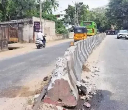 நாகர்கோவில்: சென்டர் மீடியன்களை அகற்ற கோரிக்கை.