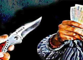 குமரி: தொழிலாளியிடம் கத்தியை காட்டி பணம் பறிப்பு வாலிபர் கைது