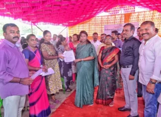 குளச்சல்: வாக்காளர் சேர்க்கை முகாம் கலெக்டர் பங்கேற்பு