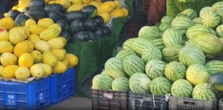 நாகர்கோவிலில் தர்பூசணி விலை குறைந்தது.