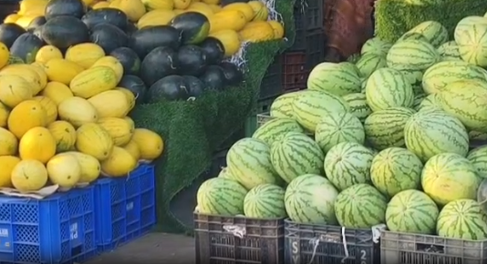 நாகர்கோவிலில் தர்பூசணி விலை குறைந்தது.