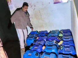 பூத்துறை: பாழடைந்த வீட்டில் 1600 லி. மண்ணெண்ணெய் பறிமுதல்