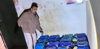 பூத்துறை: பாழடைந்த வீட்டில் 1600 லி. மண்ணெண்ணெய் பறிமுதல்