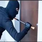 புதுக்கடை: வீட்டை உடைத்து பணம் பொருட்கள் திருட்டு