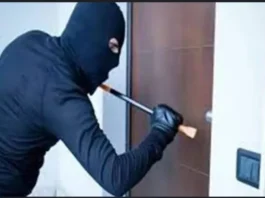 புதுக்கடை: வீட்டை உடைத்து பணம் பொருட்கள் திருட்டு