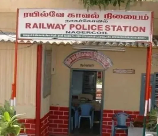 குமரி: ஓடும் ரயிலில் செல்போன் திருட்டு