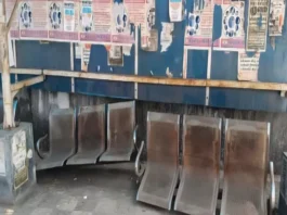 மார்த்தாண்டம் மேம்பால இருக்கைகள் உடைந்து விழுந்தன: பயணிகள் அவதி