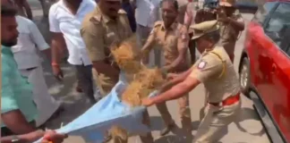 தக்கலை: ராகுல்காந்தி உருவ பொம்மை எரிக்க முயன்ற பா ஜ வினர்