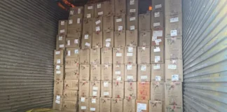 குமரி: ரூ 8 கோடியுடன் நள்ளிரவில் வந்த கண்டெய்னர் லாரி