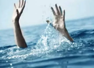 காட்டாத்துறை: குளத்தில் மிதந்த தொழிலாளி சடலம்