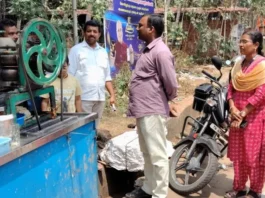 மண்டைக்காடு: தற்காலிக கடைகளில் தாசில்தார் தலைமையில் ஆய்வு