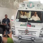 எடப்பாடி பழனிசாமி வாகனத்தை சோதனையிட்ட பறக்கும் படையினர்