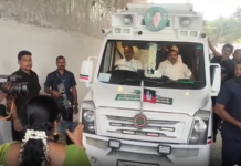 எடப்பாடி பழனிசாமி வாகனத்தை சோதனையிட்ட பறக்கும் படையினர்