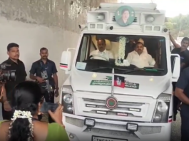 எடப்பாடி பழனிசாமி வாகனத்தை சோதனையிட்ட பறக்கும் படையினர்