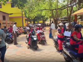 பைங்குளம்: ஊராட்சி பணியாளர்கள் வாக்குப்பதிவு பைக் பேரணி