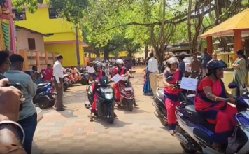 பைங்குளம்: ஊராட்சி பணியாளர்கள் வாக்குப்பதிவு பைக் பேரணி