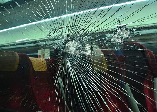 ரயில் மீது கல் வீசுவோருக்கு எதிராக நடவடிக்கை: சென்னை ரயில்வே கோட்டம் எச்சரிக்கை