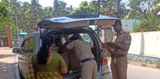 களியக்காவிளை: ரூ 1 லட்சம் பறக்கும் படை பறிமுதல்