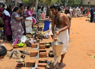 கொல்லங்கோடு: பத்ரகாளி அம்மனுக்கு பத்தாம் உதய பொங்கல்