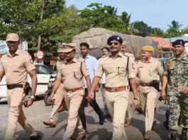 குமரி: மாவட்ட எஸ் பி தலைமையில் கொடி அணிவகுப்பு ஊர்வலம்