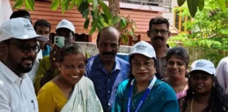 கொல்லங்கோடு: வெற்றிலை பாக்கு வைத்து வாக்காளர்களுக்கு அழைப்பு