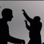 தக்கலை: வாலிபரை வெட்டிய தந்தை , மகன் மீது வழக்கு