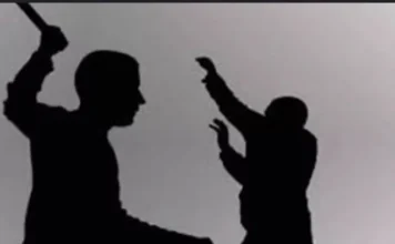 தக்கலை: வாலிபரை வெட்டிய தந்தை , மகன் மீது வழக்கு