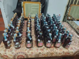 குளச்சல்: வாக்காளர்களுக்காக பதுக்கிய 231 மது பாட்டில்கள்