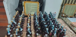 குளச்சல்: வாக்காளர்களுக்காக பதுக்கிய 231 மது பாட்டில்கள்