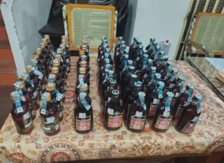 குளச்சல்: வாக்காளர்களுக்காக பதுக்கிய 231 மது பாட்டில்கள்
