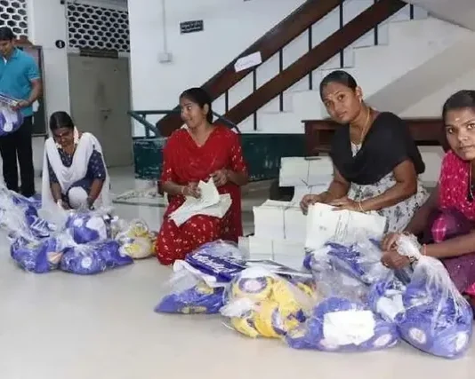 குமரி ஆட்சியர் அலுவலகம் வந்த தேர்தல் பொருட்கள்