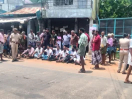 குமரி: டாஸ்மாக் கடையை மூடக் கோரி மக்கள் போராட்டம்