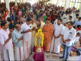 செங்கல் சிவபார்வதி கோயிலில் இலவச நோட் புத்தகங்கள் வழங்கல்