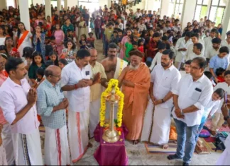 செங்கல் சிவபார்வதி கோயிலில் இலவச நோட் புத்தகங்கள் வழங்கல்