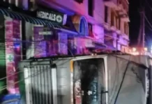 புதுக்கிராமத்தில் கார் மின்கம்பத்தில் மோதி விபத்து