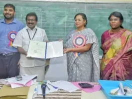 மார்க்சிஸ்ட் கட்சி வேட்பாளருக்கு வெற்றி சான்றிதழ்
