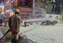 பெட்ரோல் பங்கில் திடீரென தீப்பிடித்த பைக் – பரபரப்பு