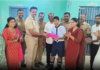குமரி: சாலையில் கிடந்த பணம் போலீஸில் ஒப்படைத்த மாணவன்