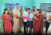 குமரி: சாலையில் கிடந்த பணம் போலீஸில் ஒப்படைத்த மாணவன்