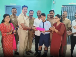 குமரி: சாலையில் கிடந்த பணம் போலீஸில் ஒப்படைத்த மாணவன்