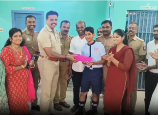 குமரி: சாலையில் கிடந்த பணம் போலீஸில் ஒப்படைத்த மாணவன்