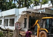 சுவாமியார்மடம்: கால்வாயில் ஆக்கிரமிப்பு வீடு இடிப்பு