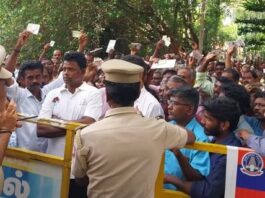 சம்பள உயர்வு கேட்டு தோட்ட தொழிலாளர்கள் தொடர் போராட்டம்