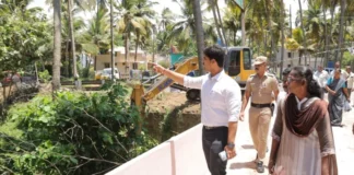குளச்சல் ஏ.வி.எம். கால்வாய் பணிகளை ஆய்வு செய்த கலெக்டர்
