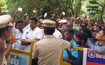சம்பள உயர்வு கேட்டு தோட்ட தொழிலாளர்கள் தொடர் போராட்டம்
