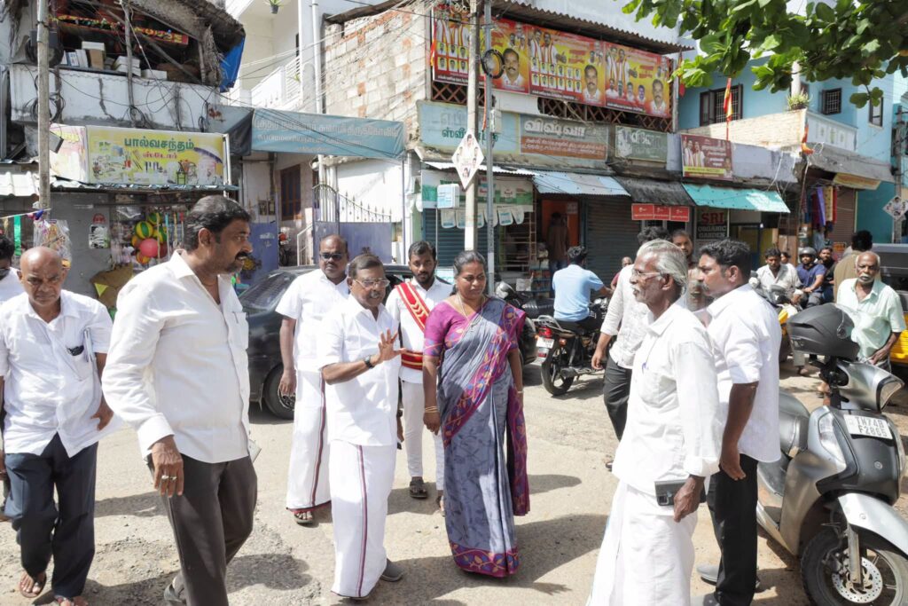 வடகிழக்குப் பருவமழையை முன்னிட்டு நாகர்கோவில் சட்டமன்ற உறுப்பினர் எஸ். ஆஸ்டின், மாநகராட்சி அதிகாரிகளுடன் நேரில்ஆய்வு!